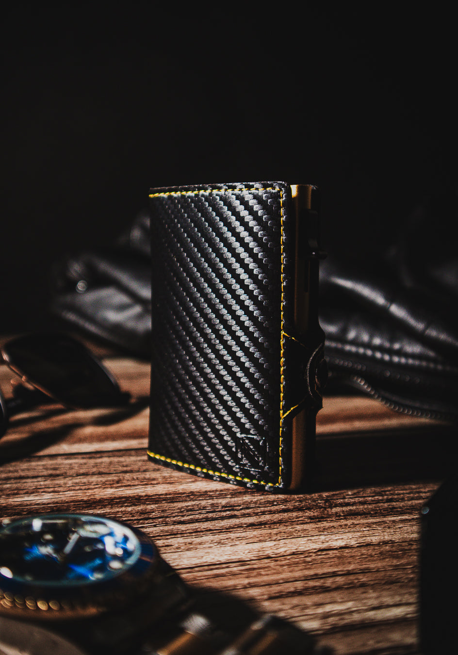 BILLETERA CARBON FIBER YELLOW (BHA04)